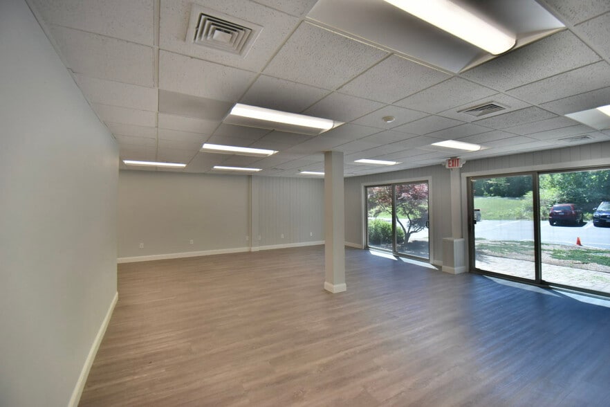 More Photos Of 434 Littleton Rd, Westford Storefront Retail Office For Lease