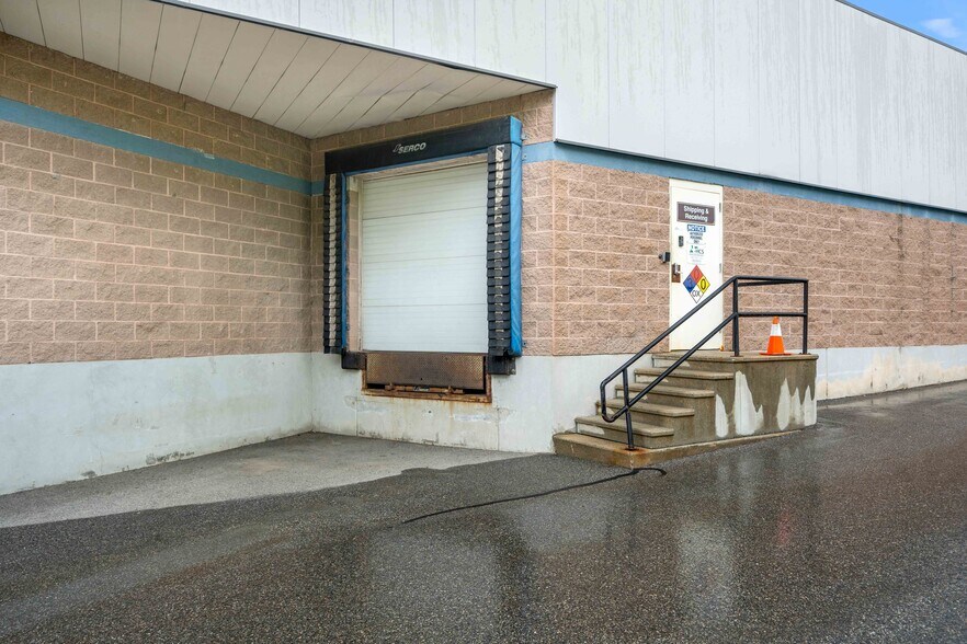 More Photos Of 63 Neck Rd, Haverhill Light Manufacturing For Sale