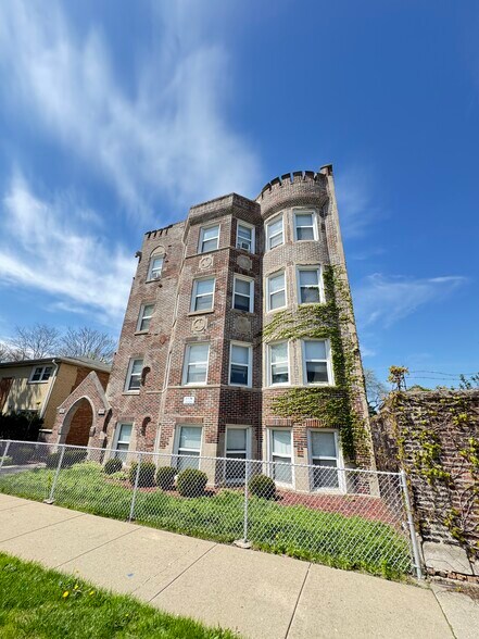 Primary Photo Of 7914 S Dobson Ave, Chicago Apartments For Sale