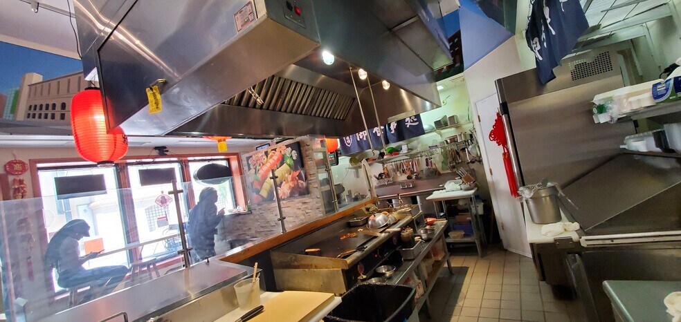 More Photos Of 13 W Centre St, Baltimore Restaurant For Sale