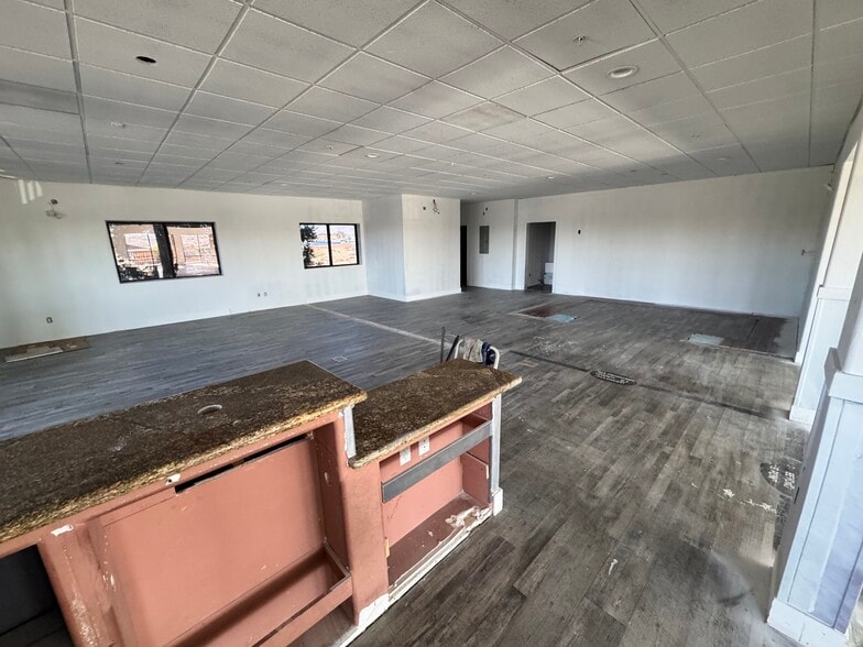 More Photos Of 19341 Bear Valley Rd, Apple Valley Medical For Lease