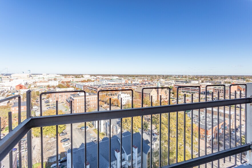 More Photos Of 2 28th St, Newport News Apartments For Sale