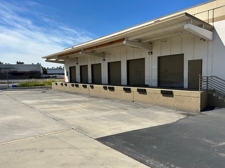 More Photos Of 12910 Mulberry Dr, Whittier Distribution For Lease