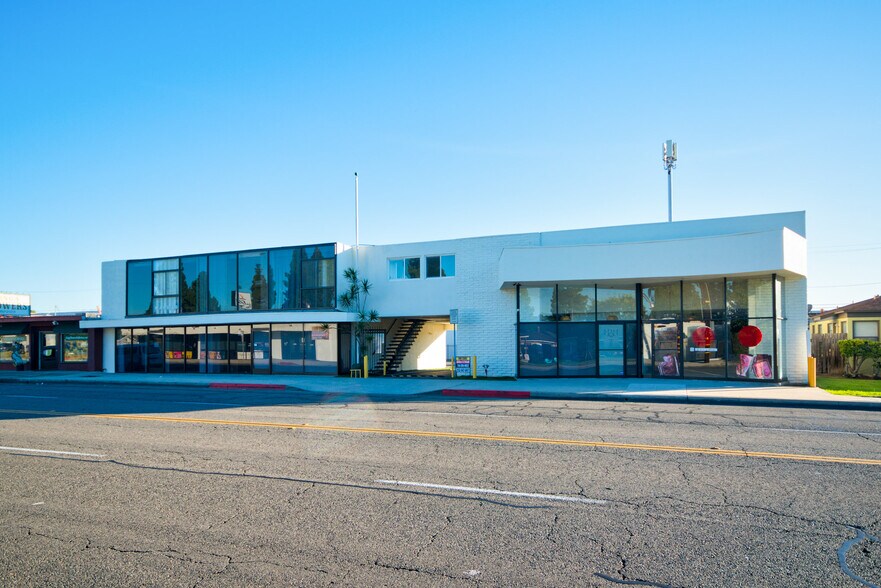 More Photos Of 1532-1538 W Commonwealth Ave, Fullerton Storefront Retail Residential For Lease