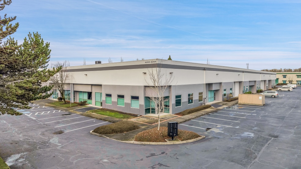 More Photos Of 16353 NE Cameron Blvd, Portland Warehouse For Lease