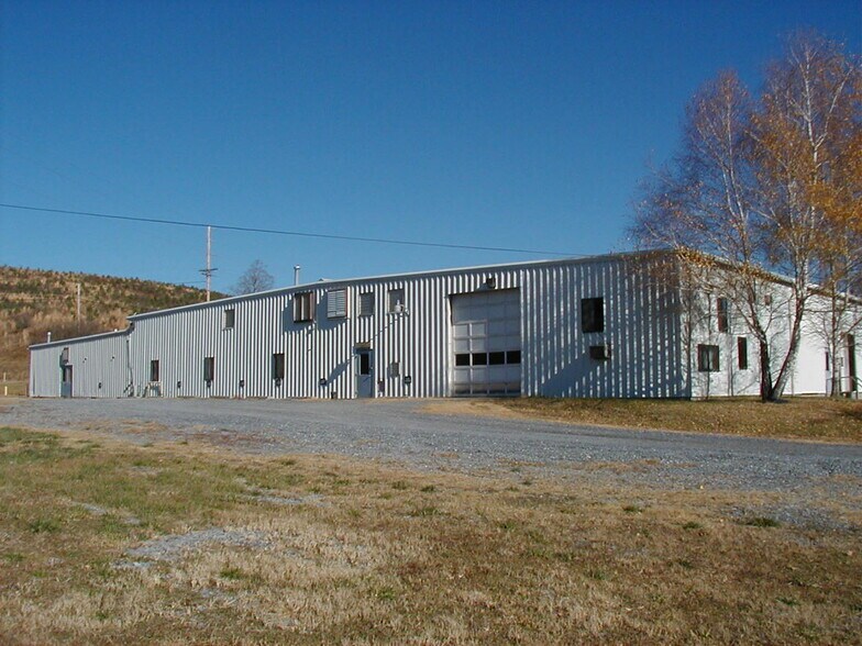 More Photos Of 10379 Jackson River Tpke, Bacova Warehouse For Lease