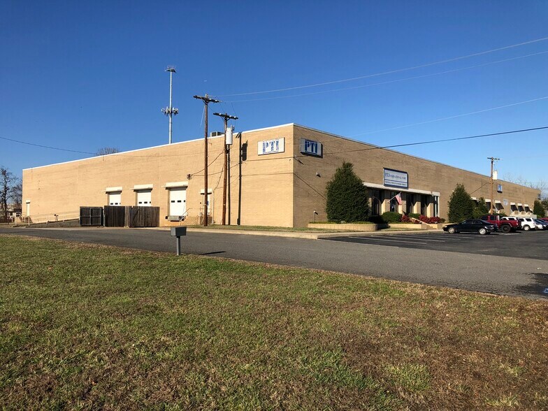 More Photos Of 1817 Westinghouse Blvd, Charlotte Warehouse For Lease