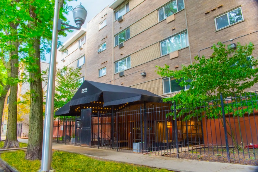 Primary Photo Of 5525 N Winthrop Ave, Chicago Apartments For Sale