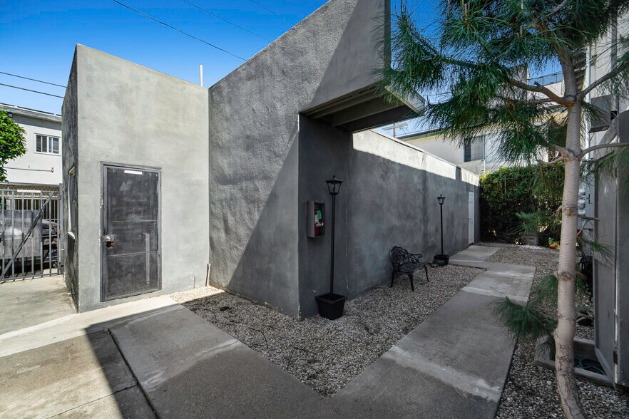 More Photos Of 6127 Romaine St, Los Angeles Apartments For Sale