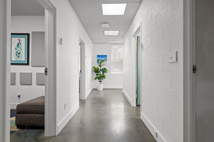 More Photos Of 525 Cherokee Blvd, Chattanooga Office For Lease