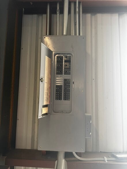 More Photos Of 18875 FM 121, Gunter Manufacturing For Lease