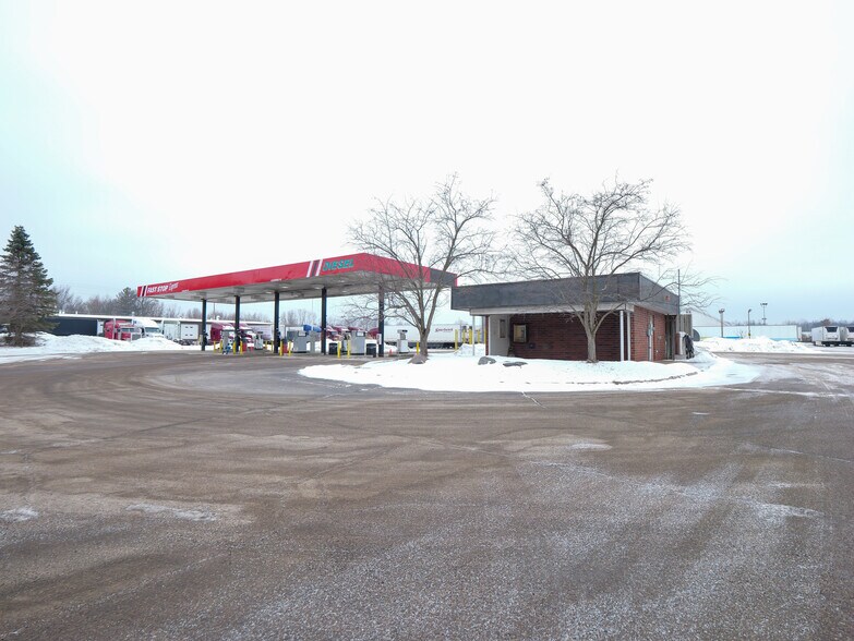 Primary Photo Of 511 25th Ave N, Wisconsin Rapids Office For Sale