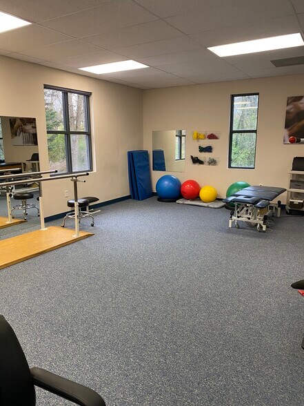 More Photos Of 335 Roselane St NW, Marietta Medical For Lease