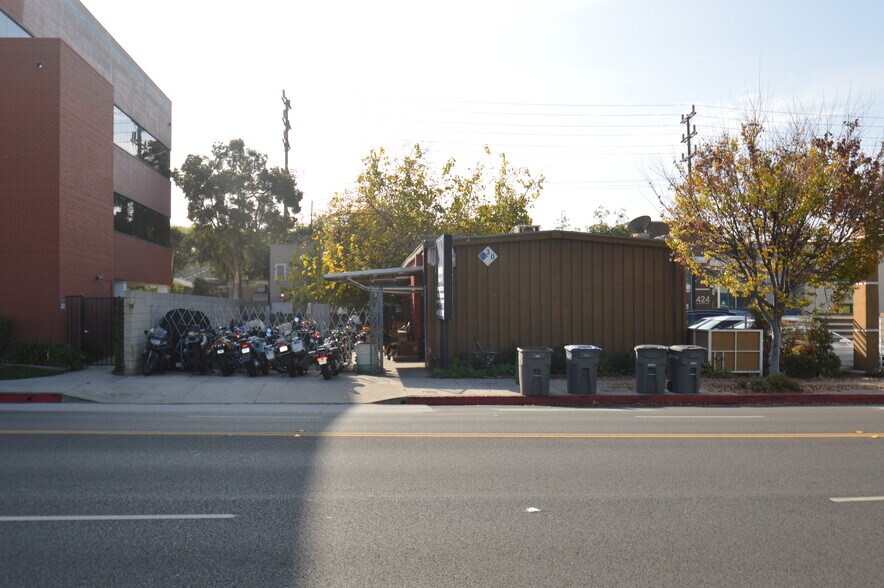 Primary Photo Of 420 W Broadway, Glendale Auto Repair For Sale