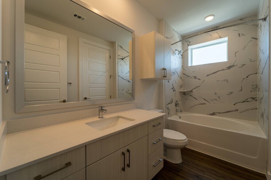 More Photos Of 2832 E Martin Luther King Jr Blvd, Austin Apartments For Lease