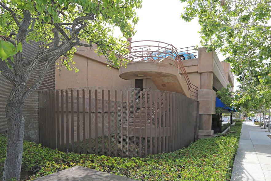 More Photos Of 7680 Girard Ave, La Jolla Office For Lease