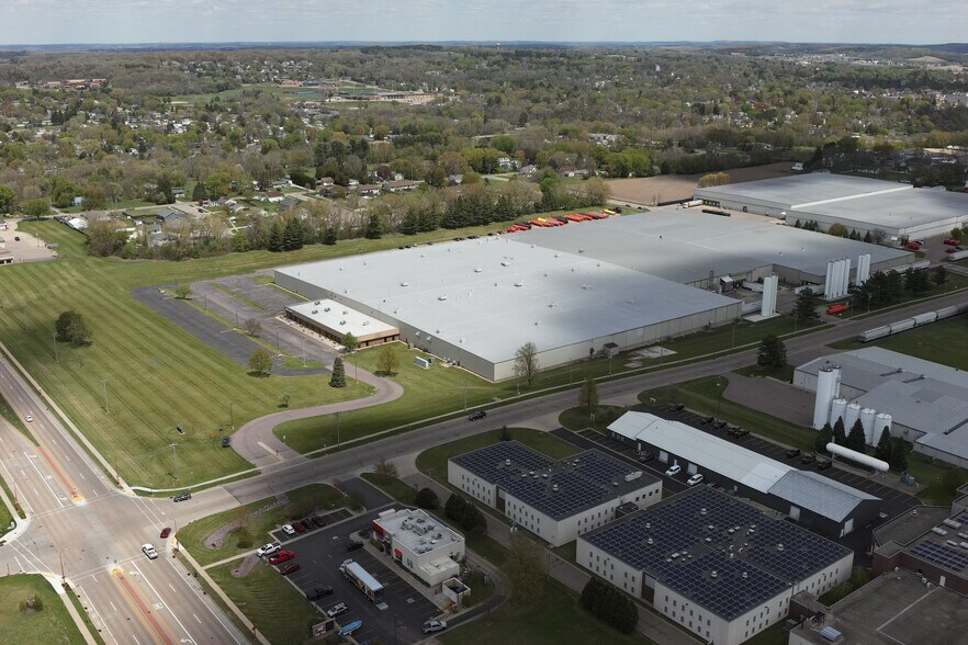 More Photos Of 1300 Sauk Ave, Baraboo Manufacturing For Lease