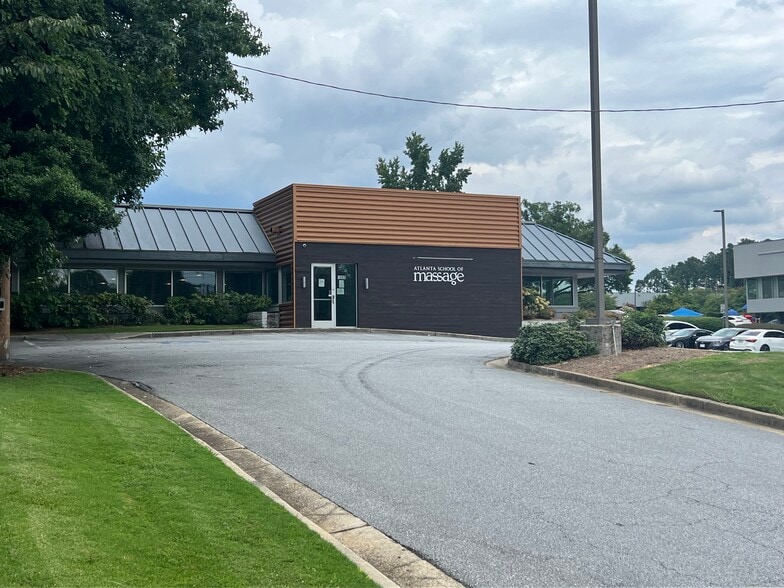 More Photos Of 1888 Cotillion Dr, Atlanta Loft Creative Space For Sale