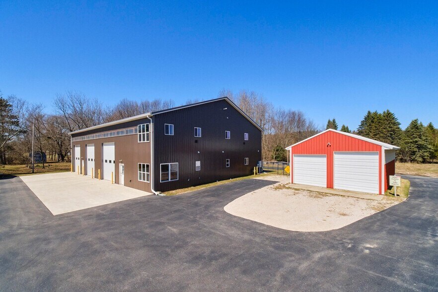 More Photos Of 480 E Parkdale Ave, Manistee Specialty For Sale