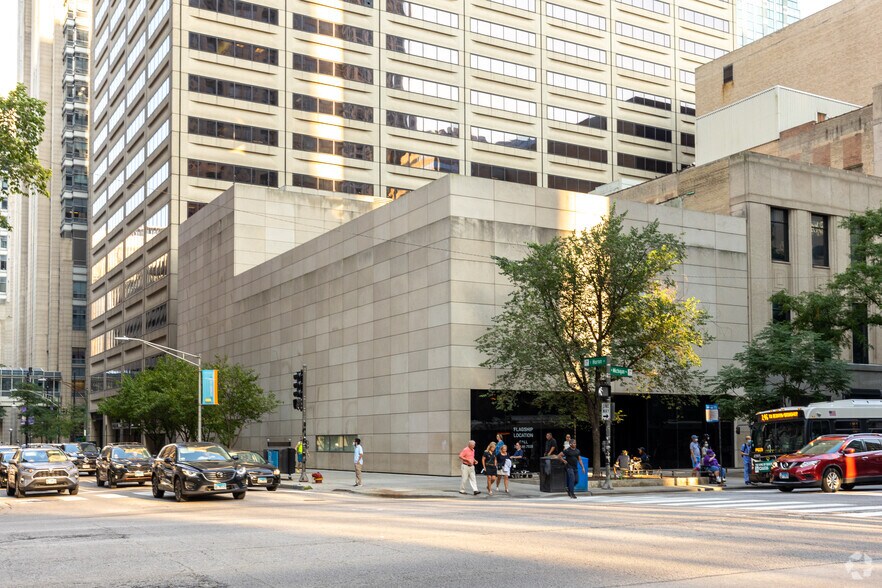 Primary Photo Of 679 N Michigan Ave, Chicago Storefront For Lease
