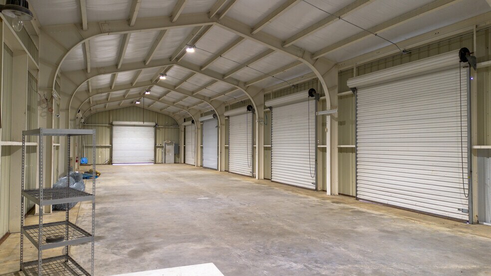 More Photos Of 13046 Highway 105 E, Conroe Industrial For Lease