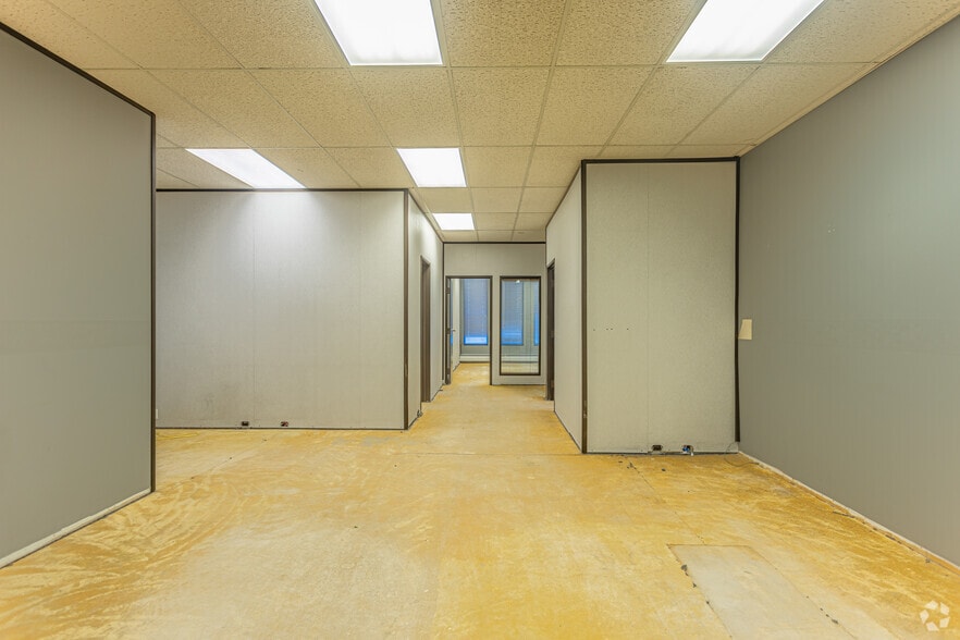 More Photos Of , Edmonton Unknown For Sale