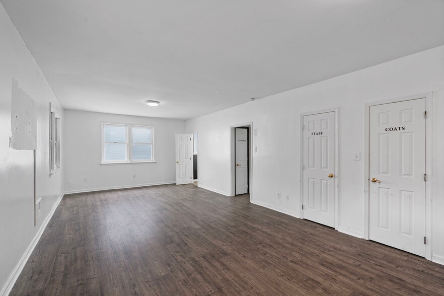 More Photos Of 4926 Marlboro Pike, Capitol Heights General Retail For Lease