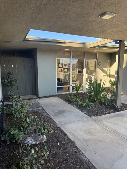 More Photos Of 1500 E Katella Ave, Orange Medical For Lease