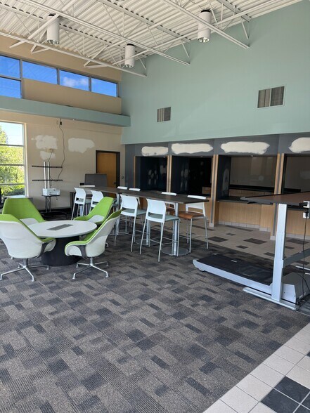 More Photos Of 3350 Broadmoor Ave SE, Grand Rapids Medical For Lease