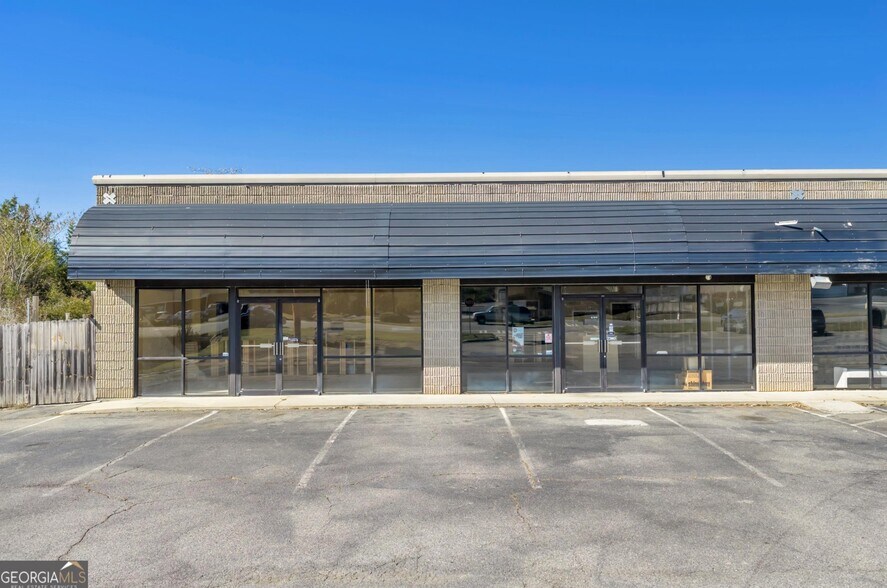 More Photos Of 905 Hillcrest Pky, Dublin Storefront For Sale