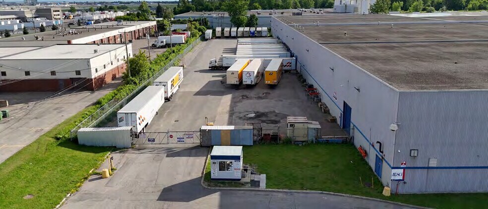 More Photos Of 2000 Rue Halpern, Montréal Distribution For Lease