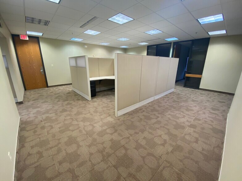 More Photos Of 400 W Tuscarawas St, Canton Office For Sale