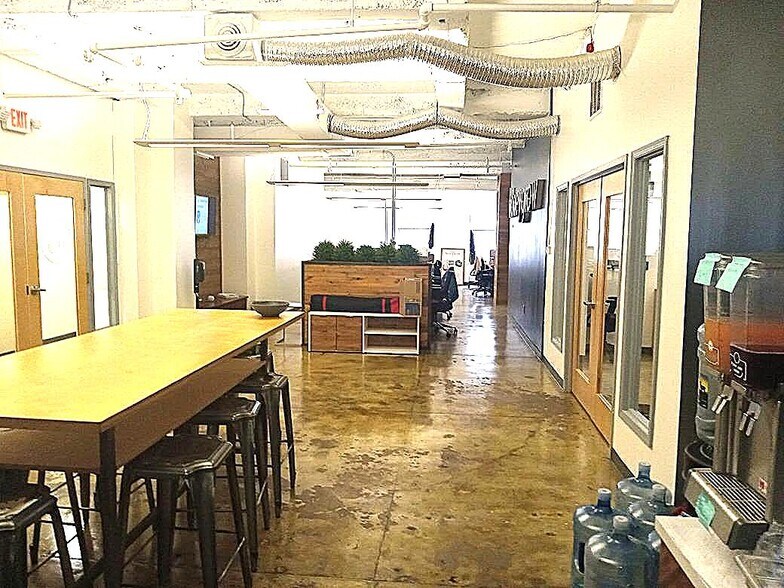 More Photos Of 1429-1433 Walnut St, Philadelphia Office For Lease