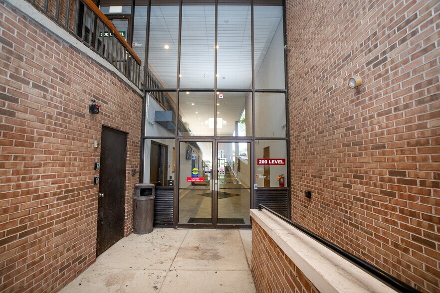 More Photos Of 800 W State St, Doylestown Office For Lease