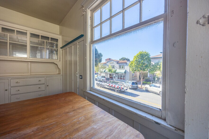 More Photos Of 535-539 Main St, Half Moon Bay Storefront Retail Residential For Sale