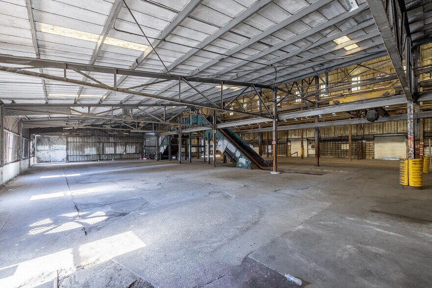 More Photos Of 2127 Hubbard St, Jacksonville Manufacturing For Sale