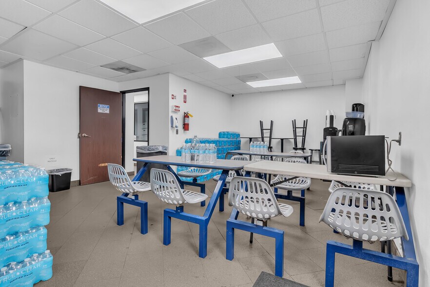 More Photos Of 10325 Central Ave, Montclair Auto Dealership For Lease
