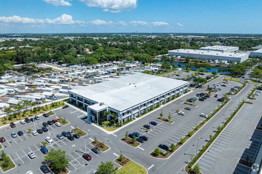 More Photos Of 8550 Ulmerton Rd, Largo Office For Lease