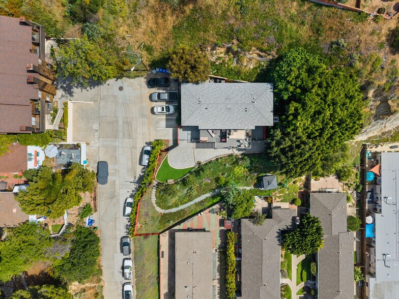 More Photos Of 801-807 Torrance St, San Diego Apartments For Sale