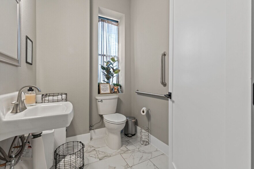 More Photos Of 429-435 3rd St, Berthoud Freestanding For Sale