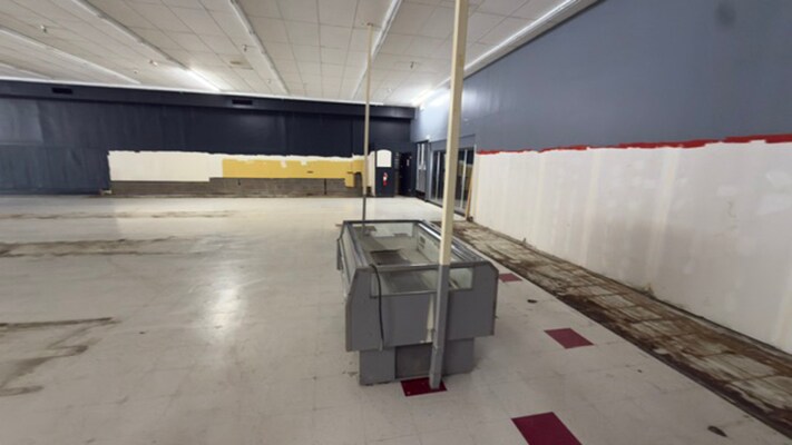 More Photos Of 906-920 E State St, Athens Storefront For Lease