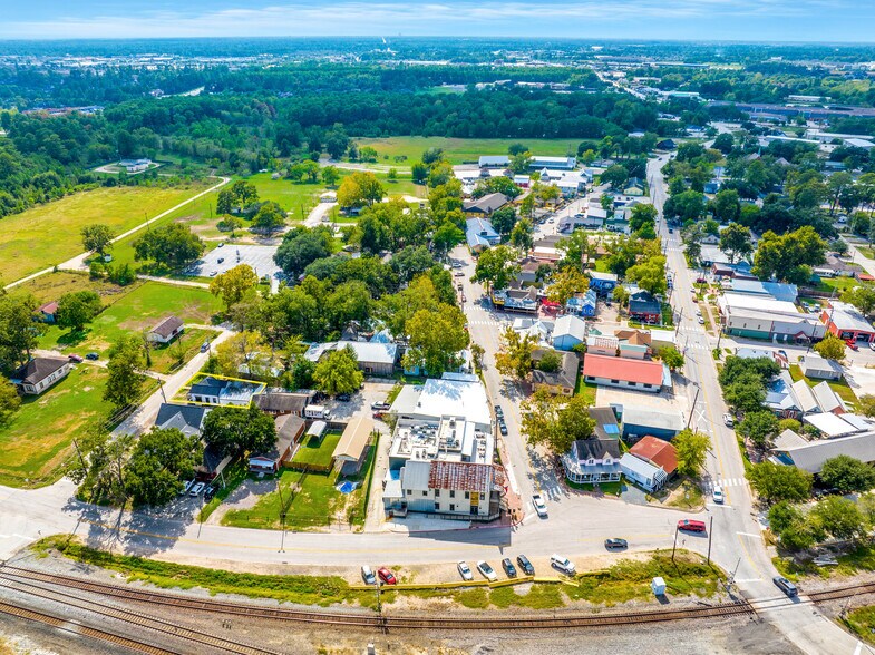 More Photos Of 106 Spring School Rd, Spring Storefront Retail Office For Sale