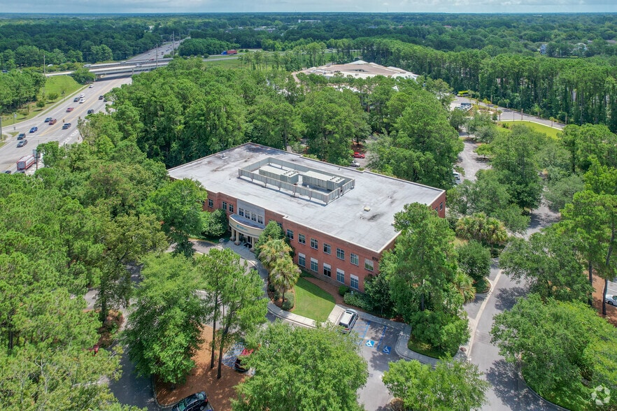 More Photos Of 570 Long Point Rd, Mount Pleasant Medical For Lease