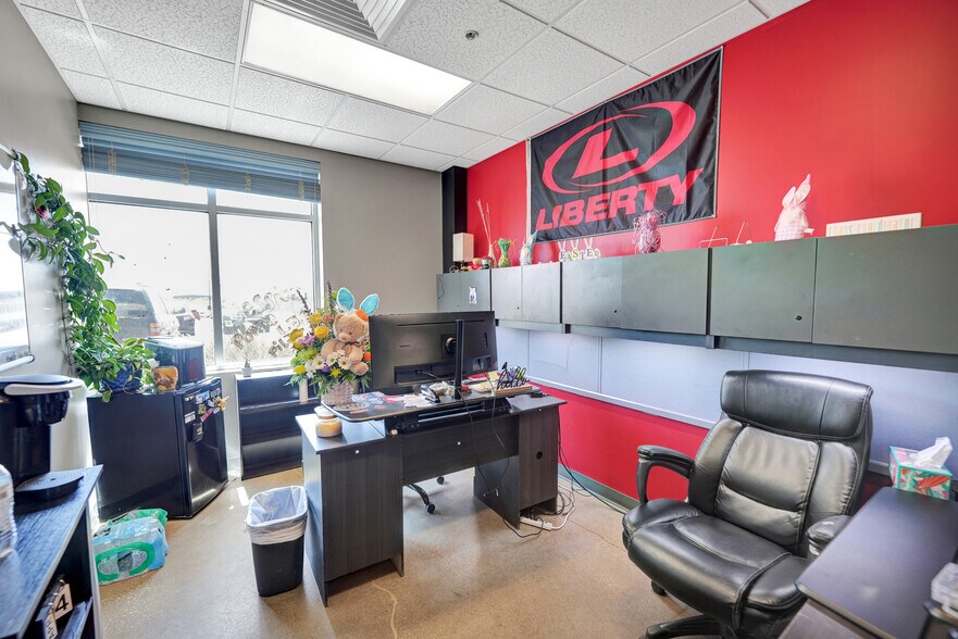 More Photos Of 7104 W County Road 116, Midland Warehouse For Lease