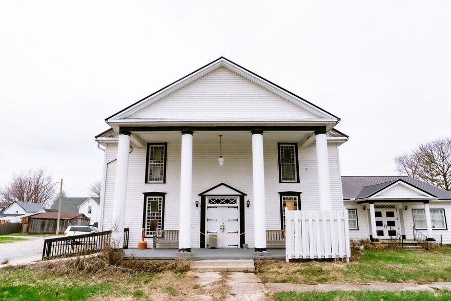 More Photos Of 13790 Main st, Sedalia Flex For Sale