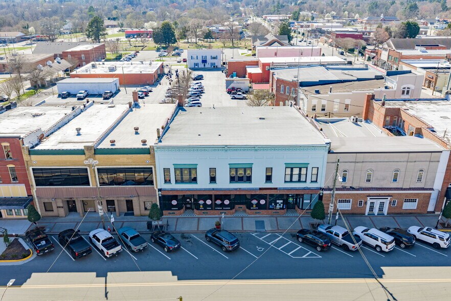More Photos Of 111 Bank St, Oxford Sports And Entertainment For Lease