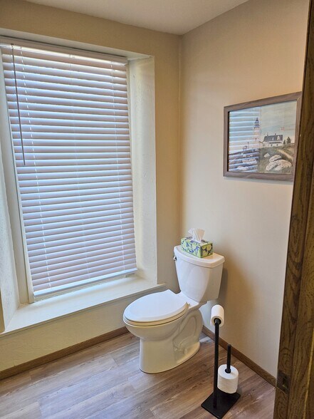 More Photos Of 662 New Castle Rd, Butler Office For Sale