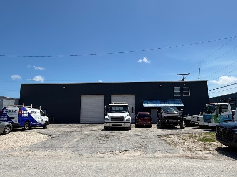 More Photos Of 10460 SW 187th Ter, Miami Warehouse For Sale