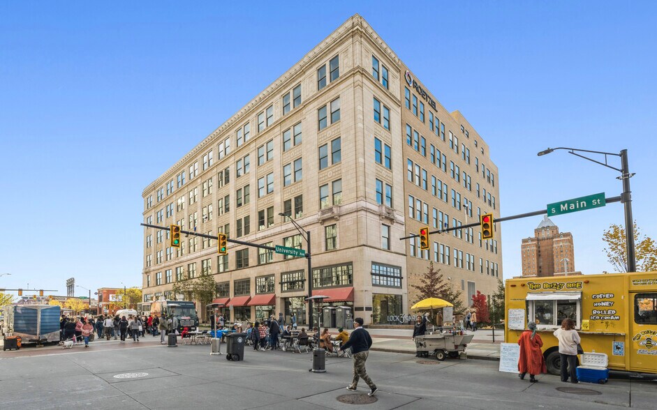 More Photos Of 222 S Main St, Akron Restaurant For Sale