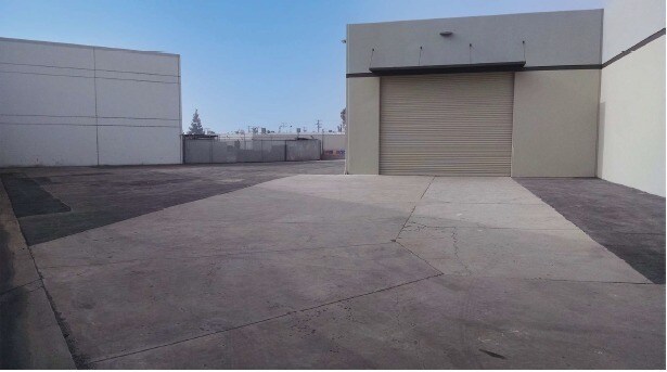 More Photos Of 13724 Borate St, Santa Fe Springs Warehouse For Lease